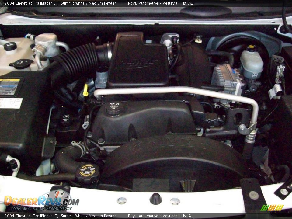 2004 Chevrolet TrailBlazer LT Summit White / Medium Pewter Photo #31