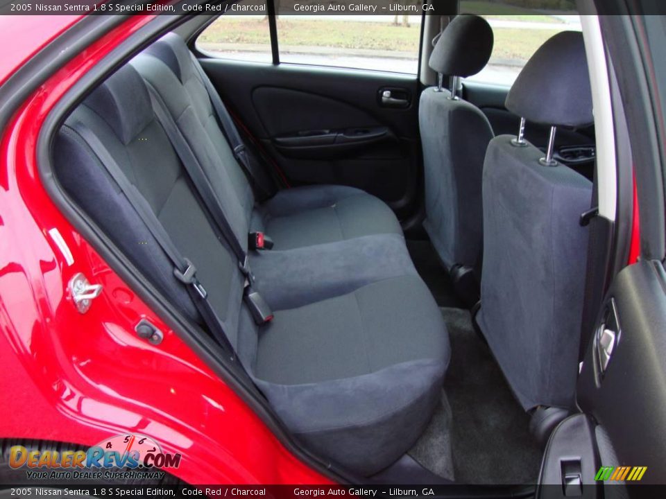 2005 Nissan Sentra 1.8 S Special Edition Code Red / Charcoal Photo #17