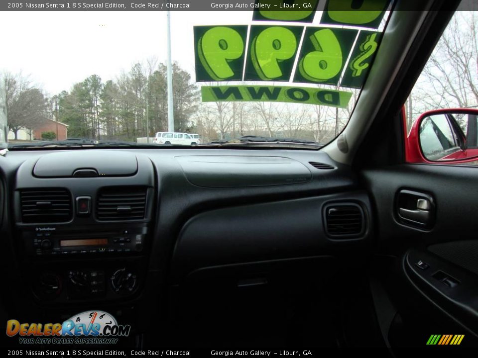2005 Nissan Sentra 1.8 S Special Edition Code Red / Charcoal Photo #22