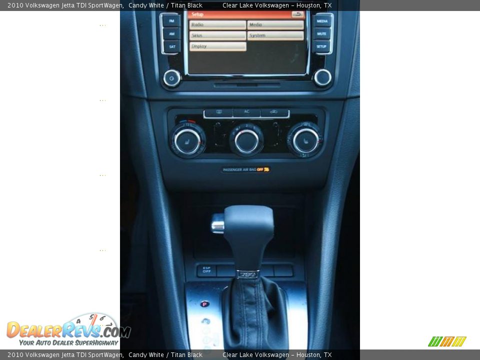 2010 Volkswagen Jetta TDI SportWagen Candy White / Titan Black Photo #17