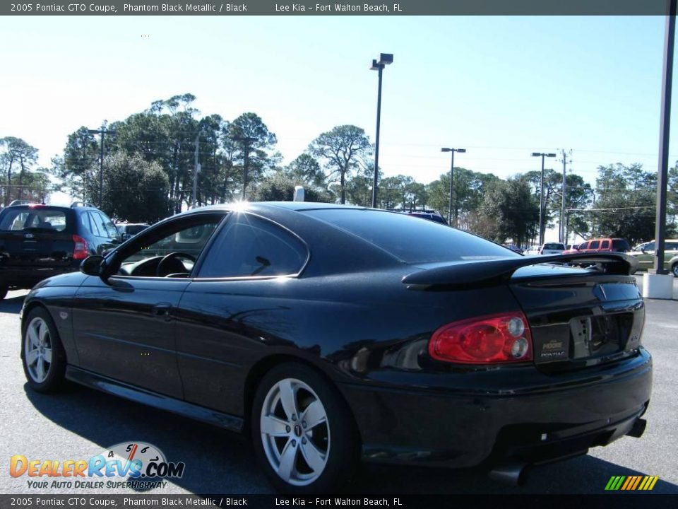 2005 Pontiac GTO Coupe Phantom Black Metallic / Black Photo #3