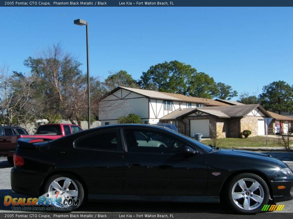 2005 Pontiac GTO Coupe Phantom Black Metallic / Black Photo #6
