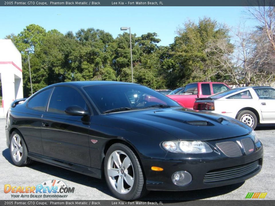 2005 Pontiac GTO Coupe Phantom Black Metallic / Black Photo #7