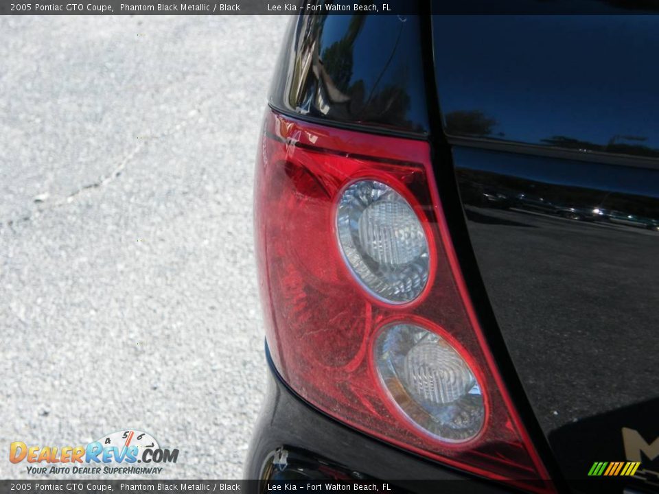 2005 Pontiac GTO Coupe Phantom Black Metallic / Black Photo #10