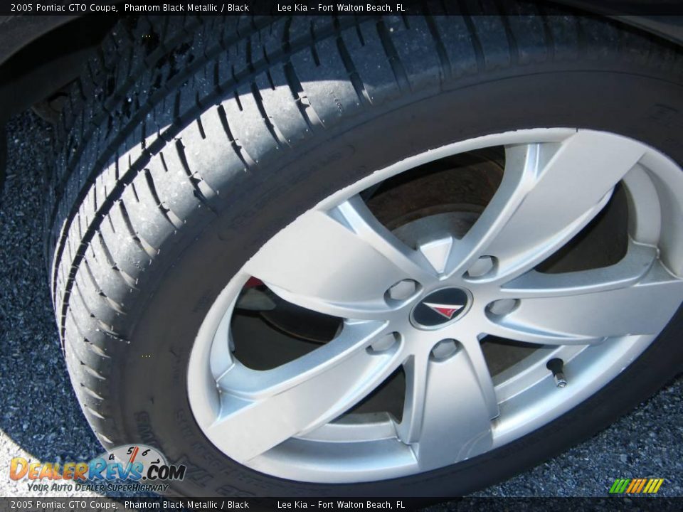 2005 Pontiac GTO Coupe Phantom Black Metallic / Black Photo #12