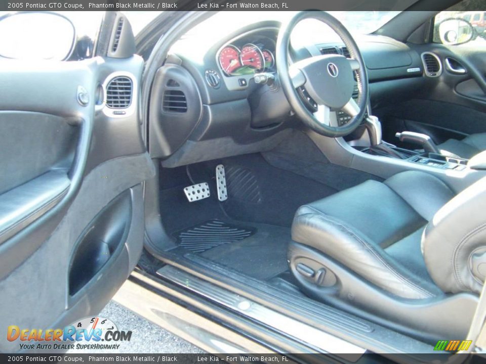 2005 Pontiac GTO Coupe Phantom Black Metallic / Black Photo #14