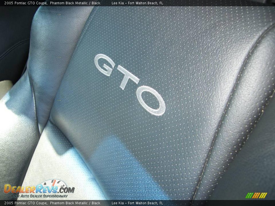 2005 Pontiac GTO Coupe Phantom Black Metallic / Black Photo #16