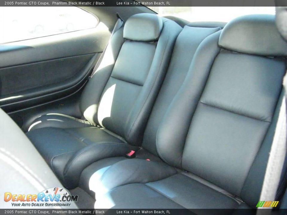 2005 Pontiac GTO Coupe Phantom Black Metallic / Black Photo #21