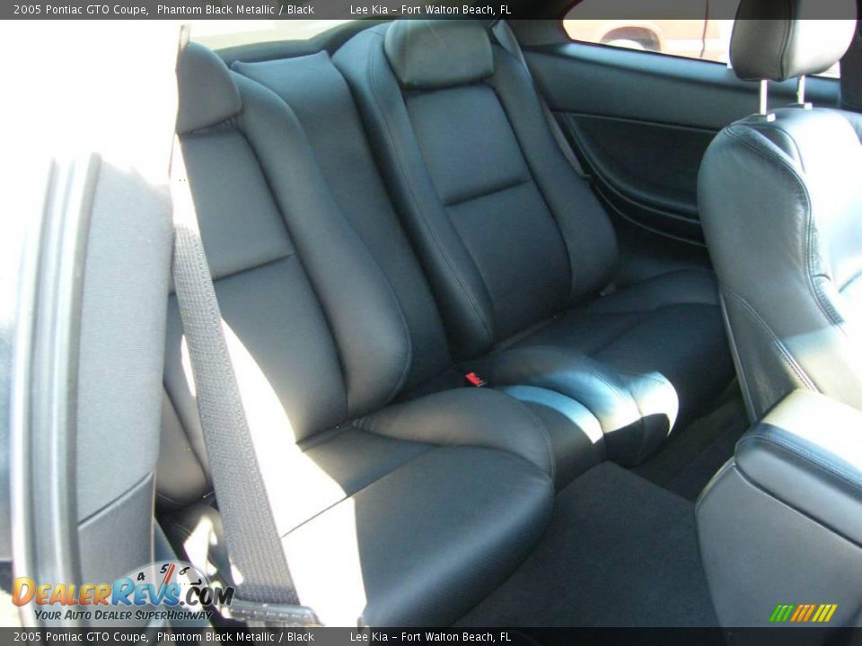 2005 Pontiac GTO Coupe Phantom Black Metallic / Black Photo #23