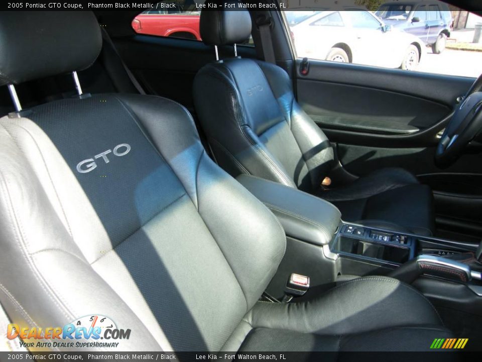 2005 Pontiac GTO Coupe Phantom Black Metallic / Black Photo #24