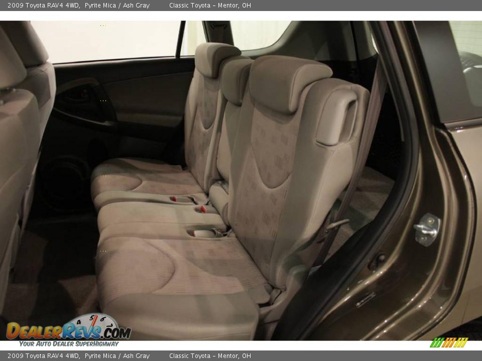 2009 Toyota RAV4 4WD Pyrite Mica / Ash Gray Photo #18