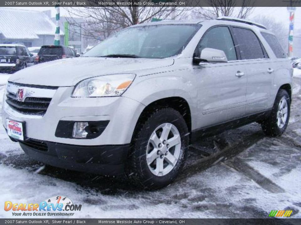 2007 Saturn Outlook XR Silver Pearl / Black Photo #1