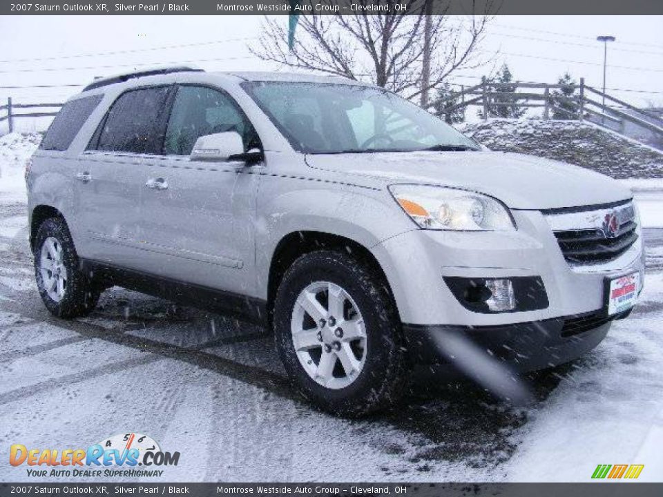 2007 Saturn Outlook XR Silver Pearl / Black Photo #7