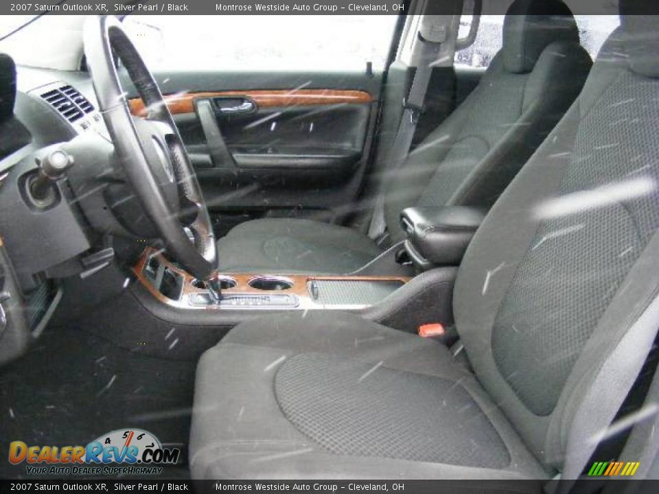 2007 Saturn Outlook XR Silver Pearl / Black Photo #9