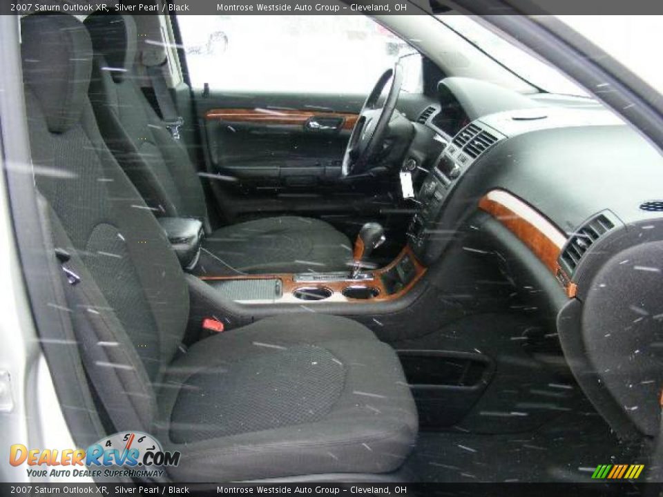 2007 Saturn Outlook XR Silver Pearl / Black Photo #13