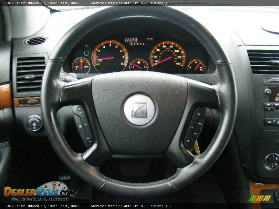 2007 Saturn Outlook XR Silver Pearl / Black Photo #16