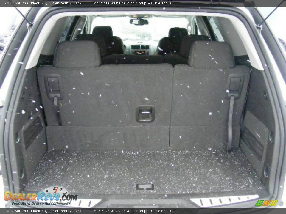 2007 Saturn Outlook XR Silver Pearl / Black Photo #25