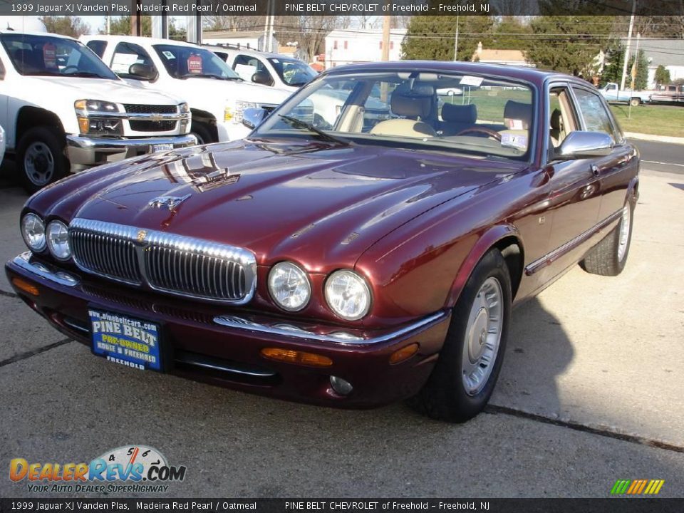 1999 Jaguar XJ Vanden Plas Madeira Red Pearl / Oatmeal Photo #1