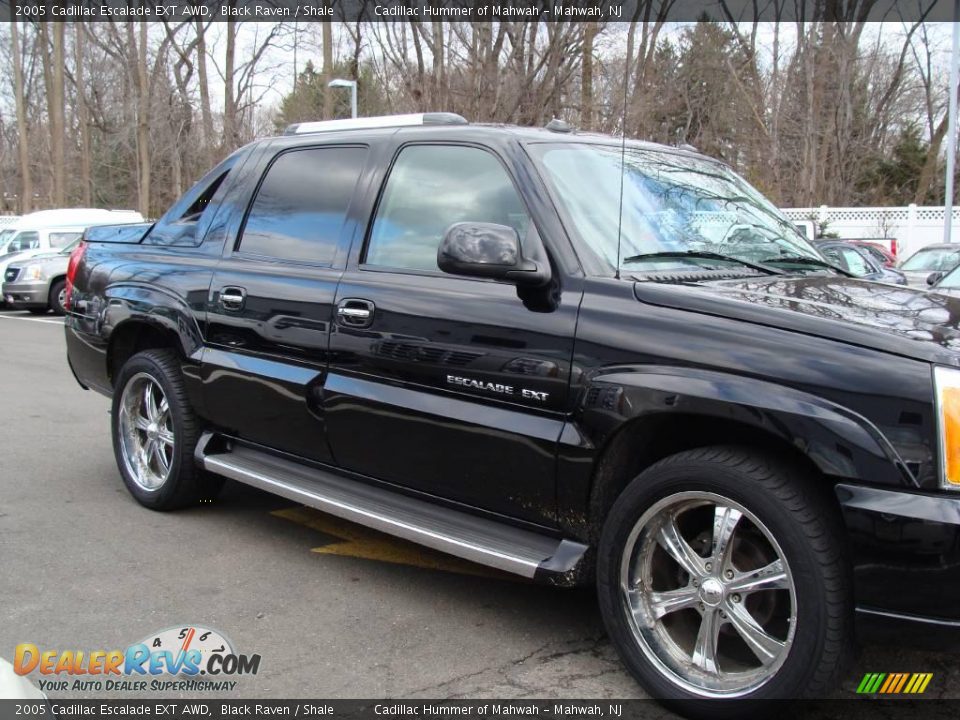 2005 Cadillac Escalade EXT AWD Black Raven / Shale Photo #4