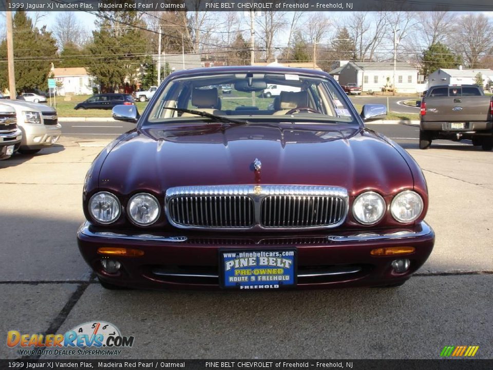1999 Jaguar XJ Vanden Plas Madeira Red Pearl / Oatmeal Photo #2