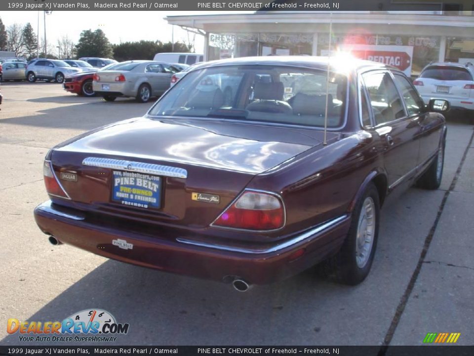 1999 Jaguar XJ Vanden Plas Madeira Red Pearl / Oatmeal Photo #4