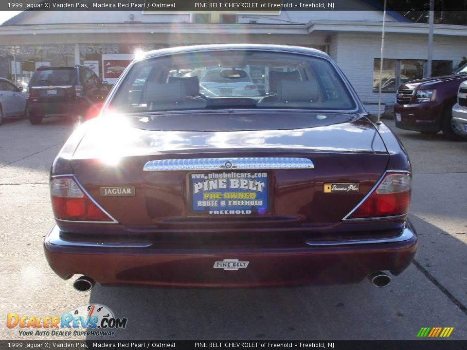 1999 Jaguar XJ Vanden Plas Madeira Red Pearl / Oatmeal Photo #5