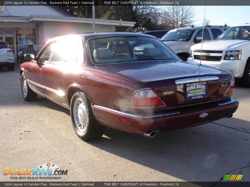 1999 Jaguar XJ Vanden Plas Madeira Red Pearl / Oatmeal Photo #6