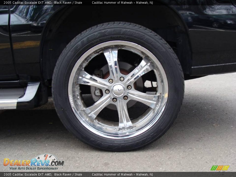 2005 Cadillac Escalade EXT AWD Black Raven / Shale Photo #9