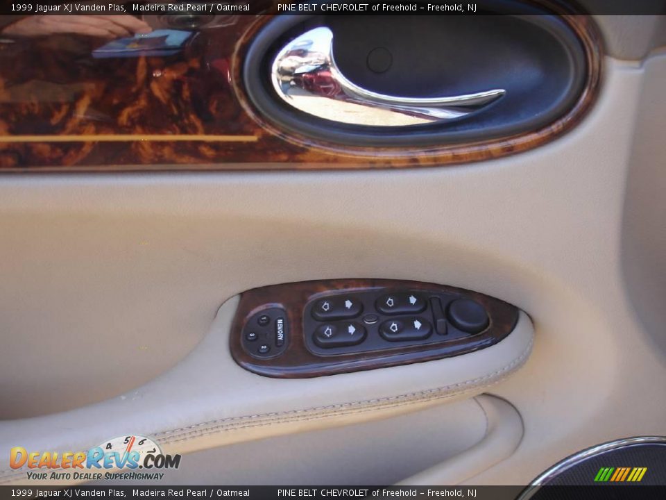 1999 Jaguar XJ Vanden Plas Madeira Red Pearl / Oatmeal Photo #8