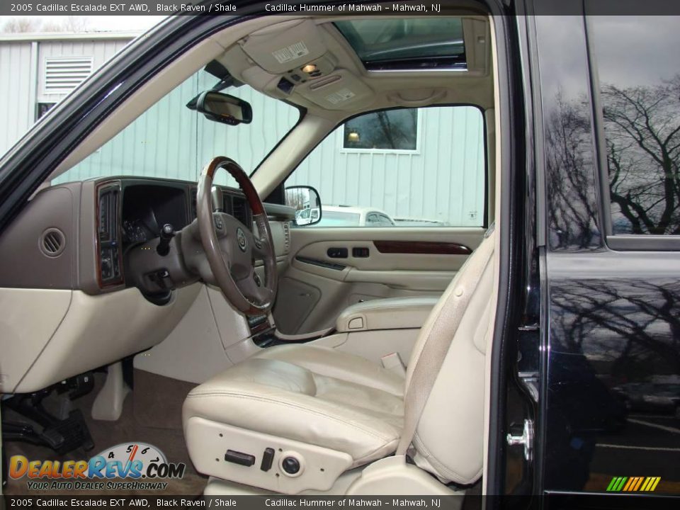 2005 Cadillac Escalade EXT AWD Black Raven / Shale Photo #11