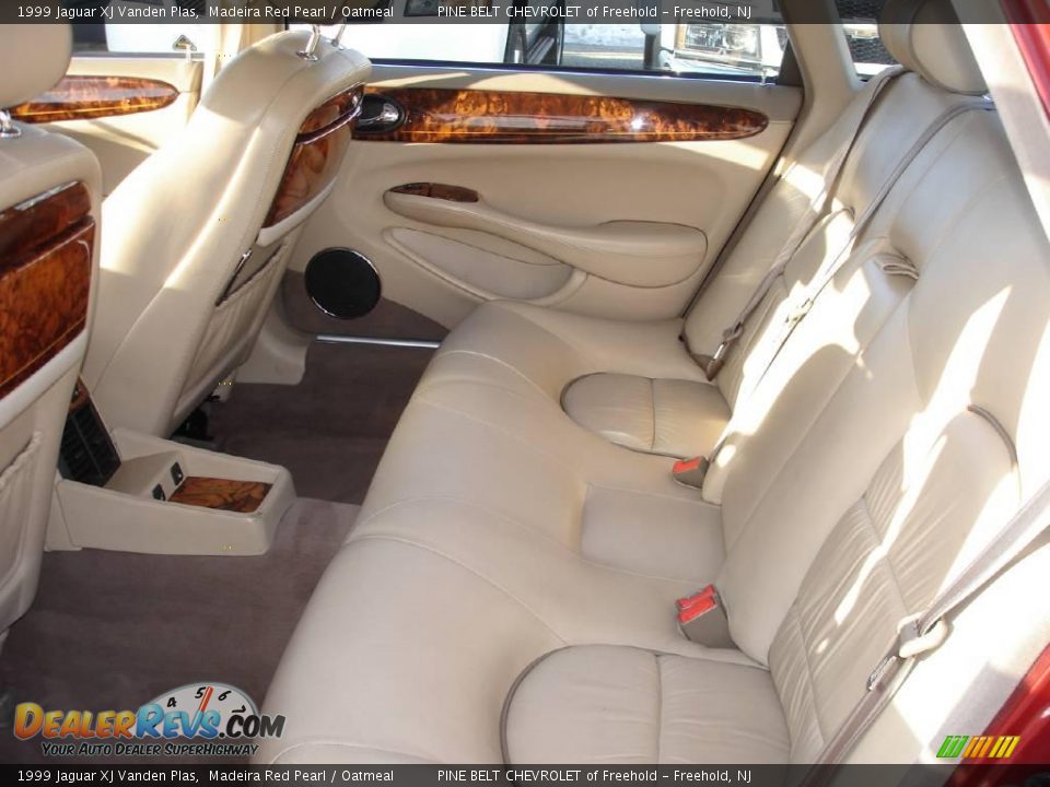 1999 Jaguar XJ Vanden Plas Madeira Red Pearl / Oatmeal Photo #10