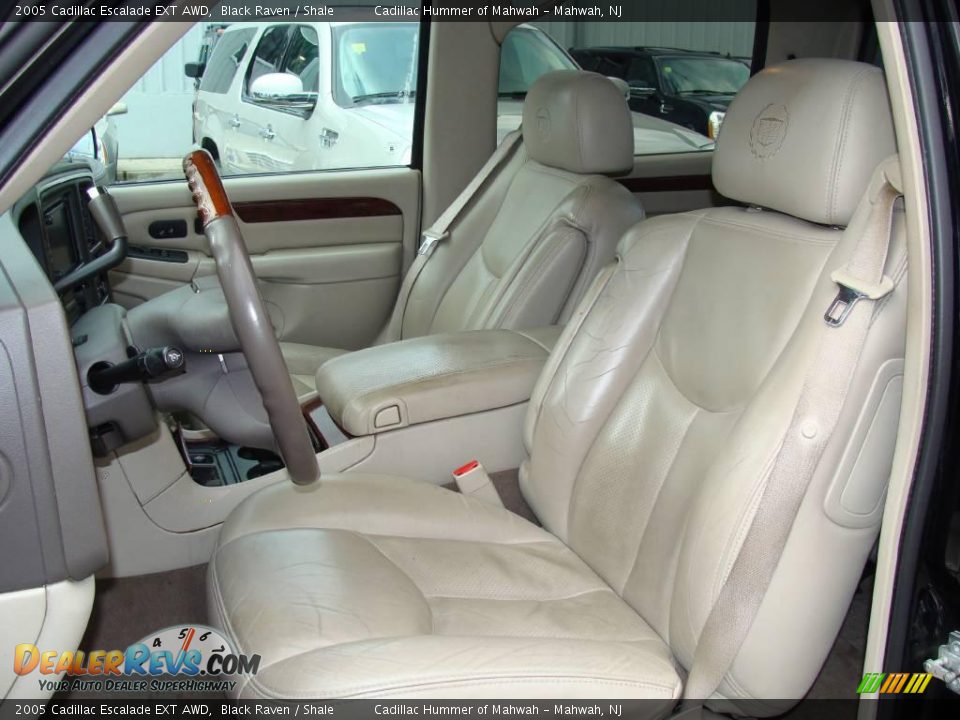 2005 Cadillac Escalade EXT AWD Black Raven / Shale Photo #14