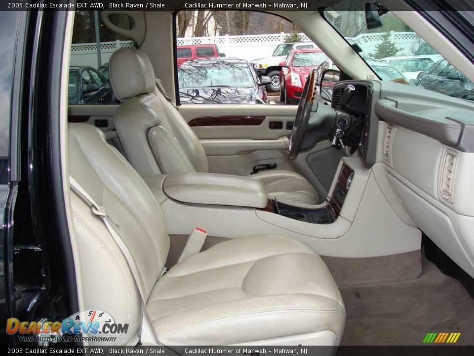 2005 Cadillac Escalade EXT AWD Black Raven / Shale Photo #15