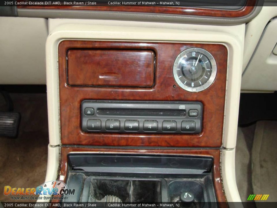 2005 Cadillac Escalade EXT AWD Black Raven / Shale Photo #20