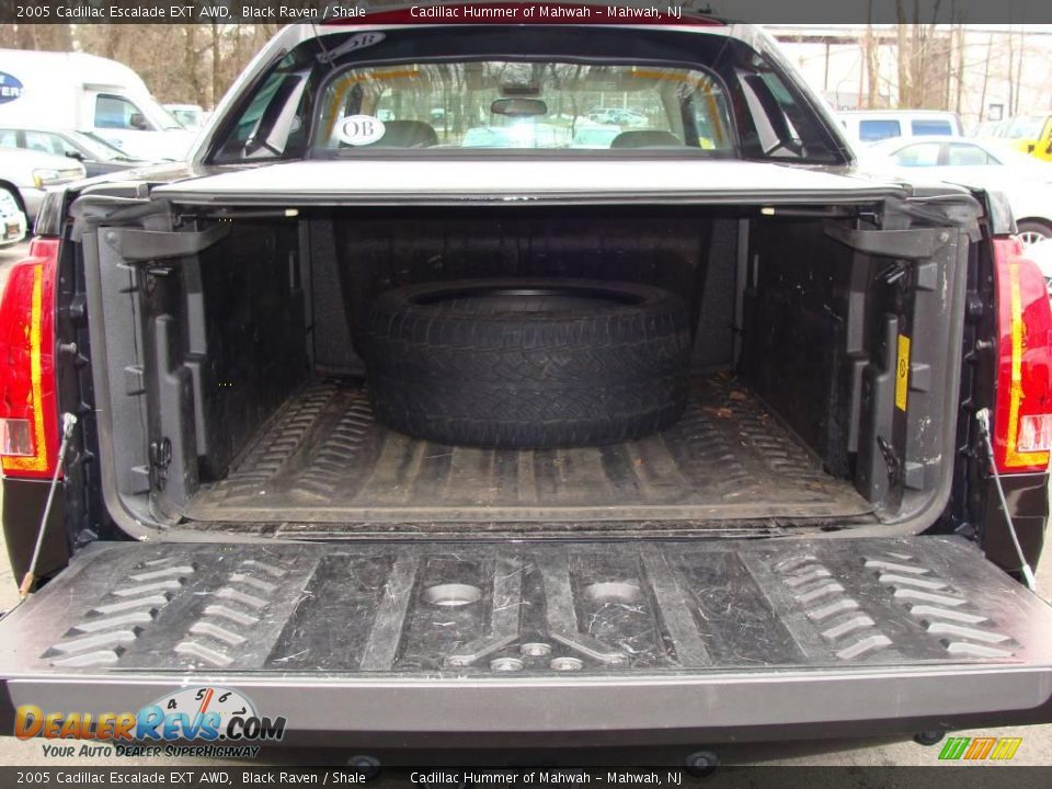2005 Cadillac Escalade EXT AWD Black Raven / Shale Photo #22