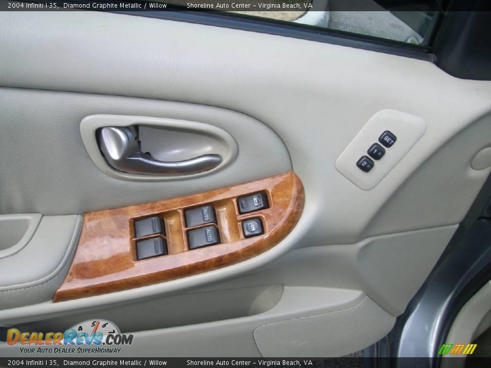 2004 Infiniti I 35 Diamond Graphite Metallic / Willow Photo #15