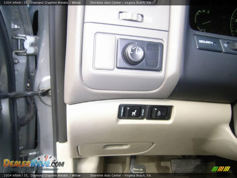 2004 Infiniti I 35 Diamond Graphite Metallic / Willow Photo #20