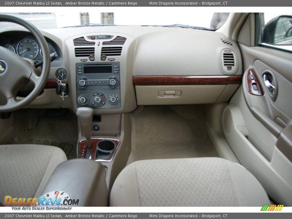 2007 Chevrolet Malibu LS Sedan Amber Bronze Metallic / Cashmere Beige Photo #17