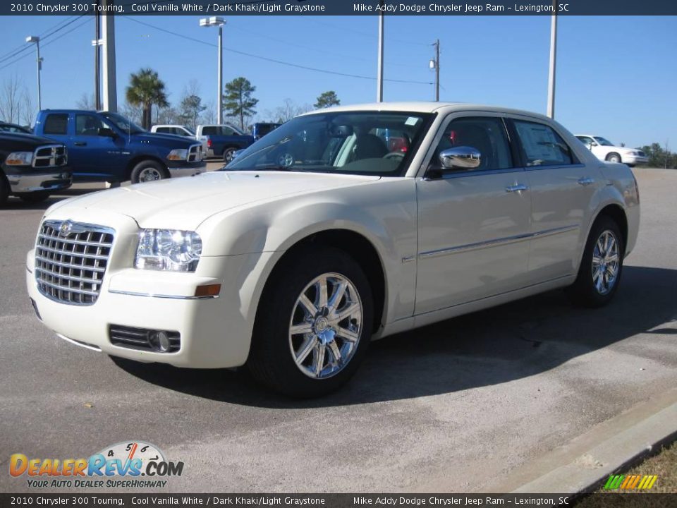 2010 Chrysler 300 Touring Cool Vanilla White / Dark Khaki/Light Graystone Photo #1
