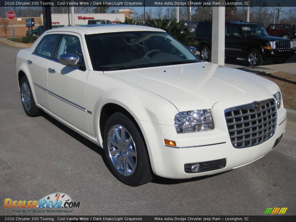 2010 Chrysler 300 Touring Cool Vanilla White / Dark Khaki/Light Graystone Photo #3
