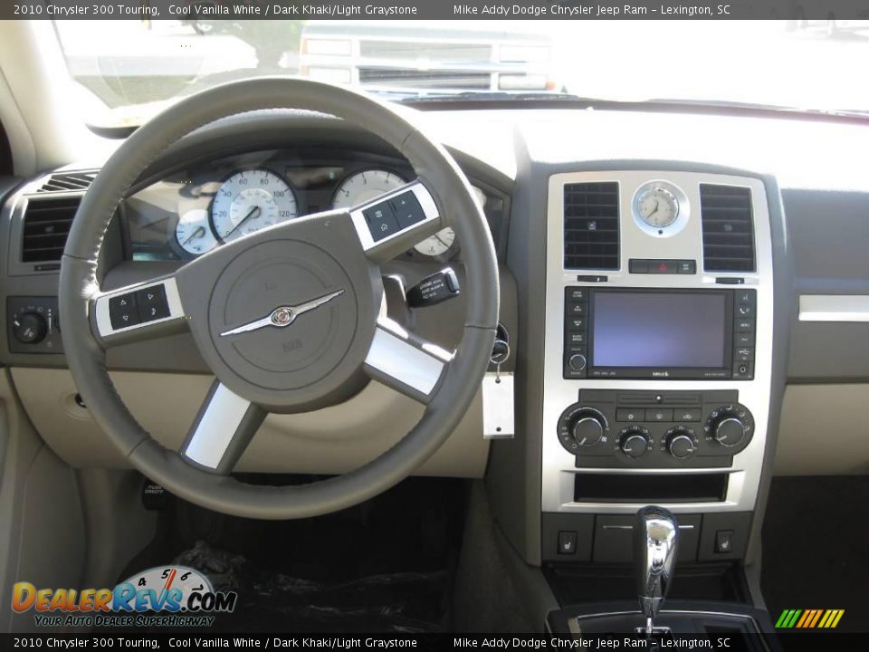 2010 Chrysler 300 Touring Cool Vanilla White / Dark Khaki/Light Graystone Photo #12