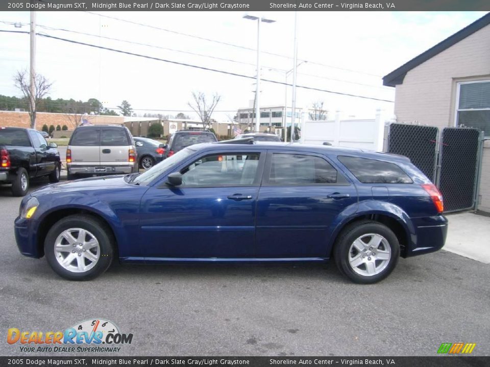 2005 Dodge Magnum SXT Midnight Blue Pearl / Dark Slate Gray/Light Graystone Photo #3