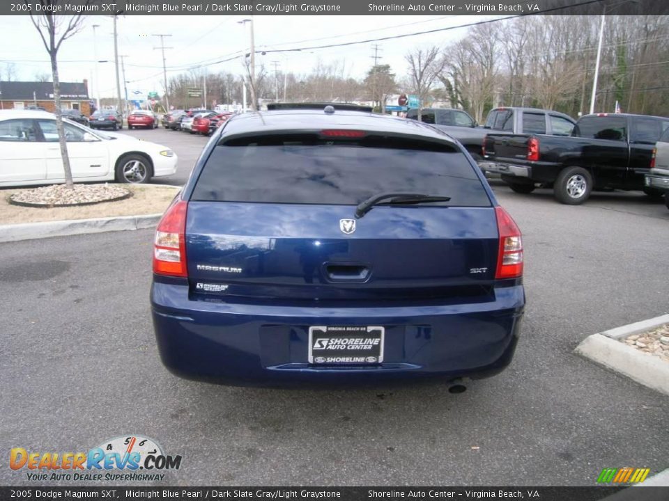 2005 Dodge Magnum SXT Midnight Blue Pearl / Dark Slate Gray/Light Graystone Photo #5