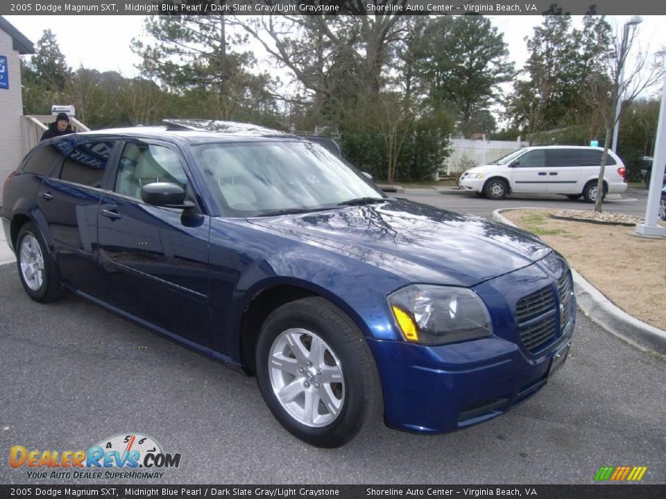 2005 Dodge Magnum SXT Midnight Blue Pearl / Dark Slate Gray/Light Graystone Photo #8