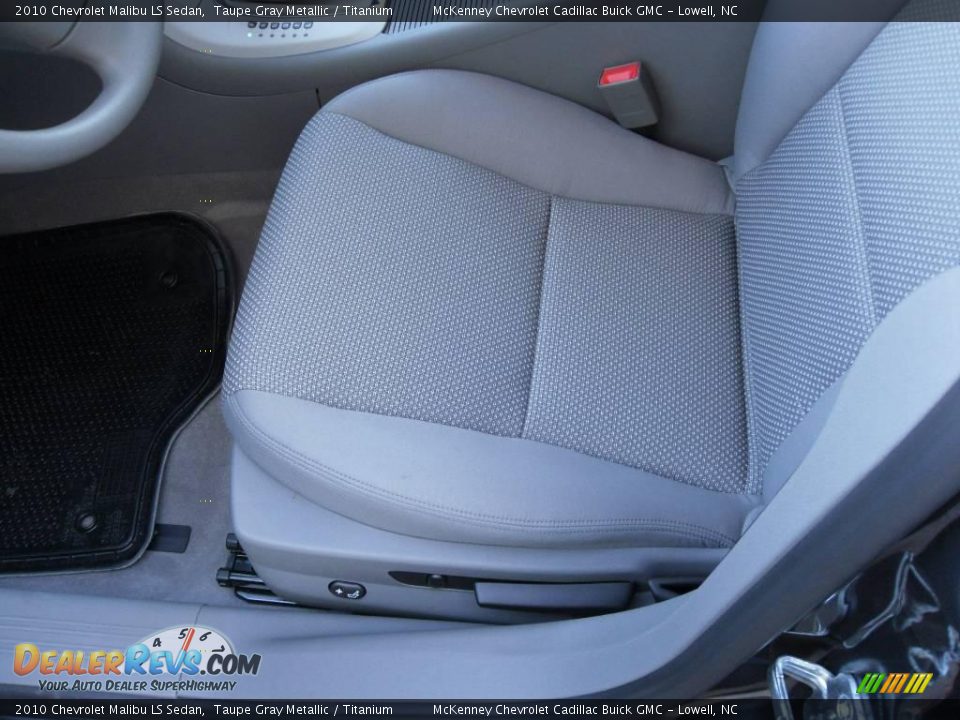 2010 Chevrolet Malibu LS Sedan Taupe Gray Metallic / Titanium Photo #9