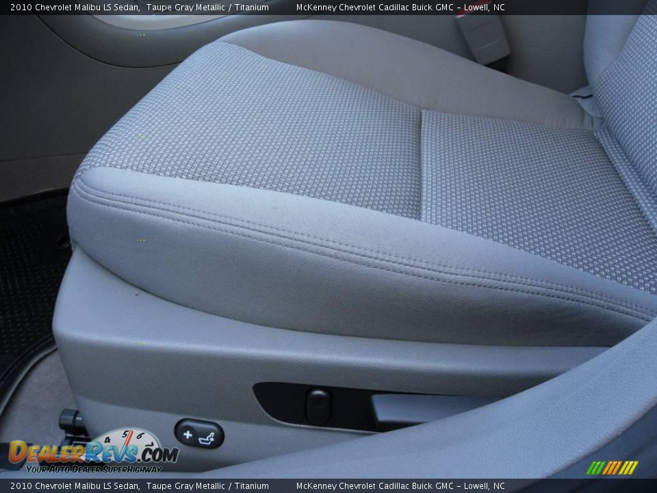 2010 Chevrolet Malibu LS Sedan Taupe Gray Metallic / Titanium Photo #10