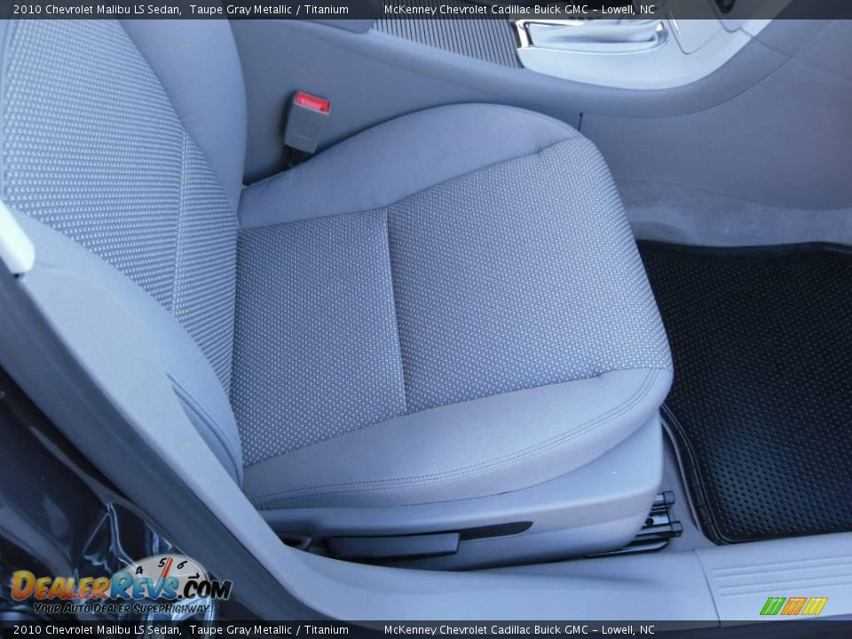 2010 Chevrolet Malibu LS Sedan Taupe Gray Metallic / Titanium Photo #15