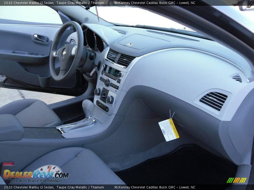 2010 Chevrolet Malibu LS Sedan Taupe Gray Metallic / Titanium Photo #16