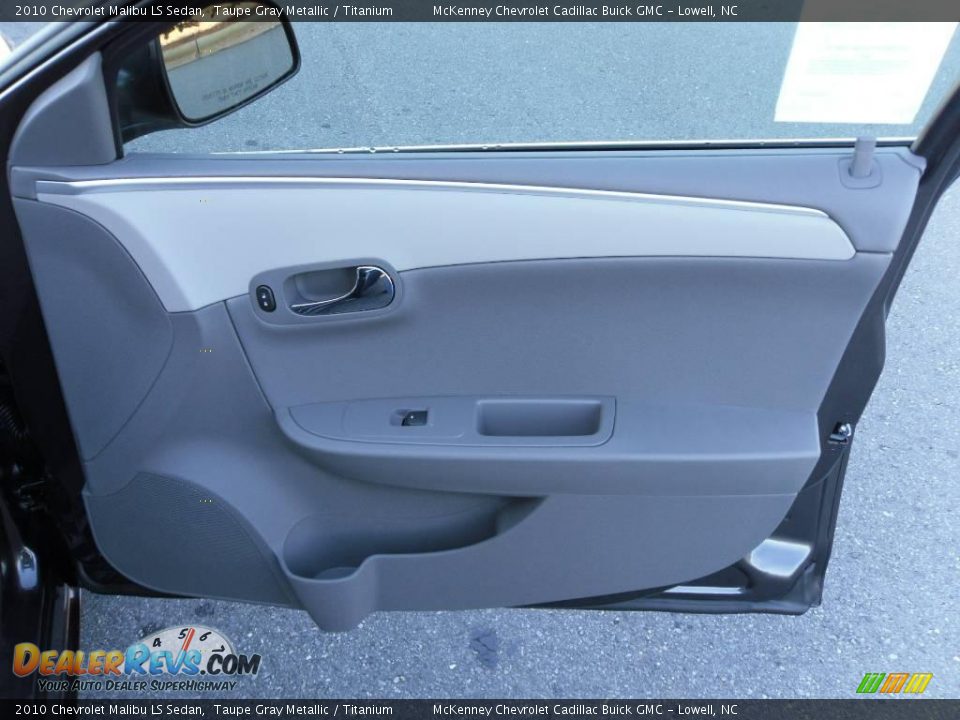 2010 Chevrolet Malibu LS Sedan Taupe Gray Metallic / Titanium Photo #17