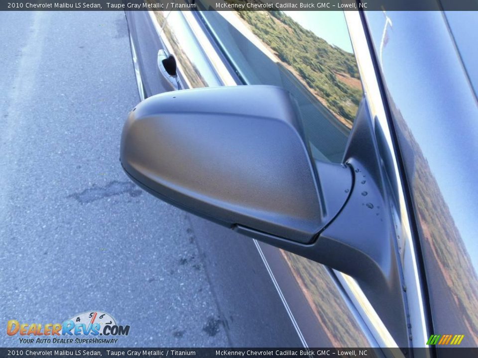 2010 Chevrolet Malibu LS Sedan Taupe Gray Metallic / Titanium Photo #19